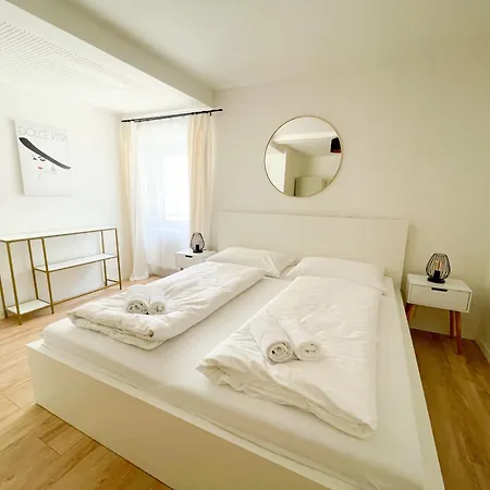 Contactless Self-check-in - Stayhere 1 * Štýrský Hradec
